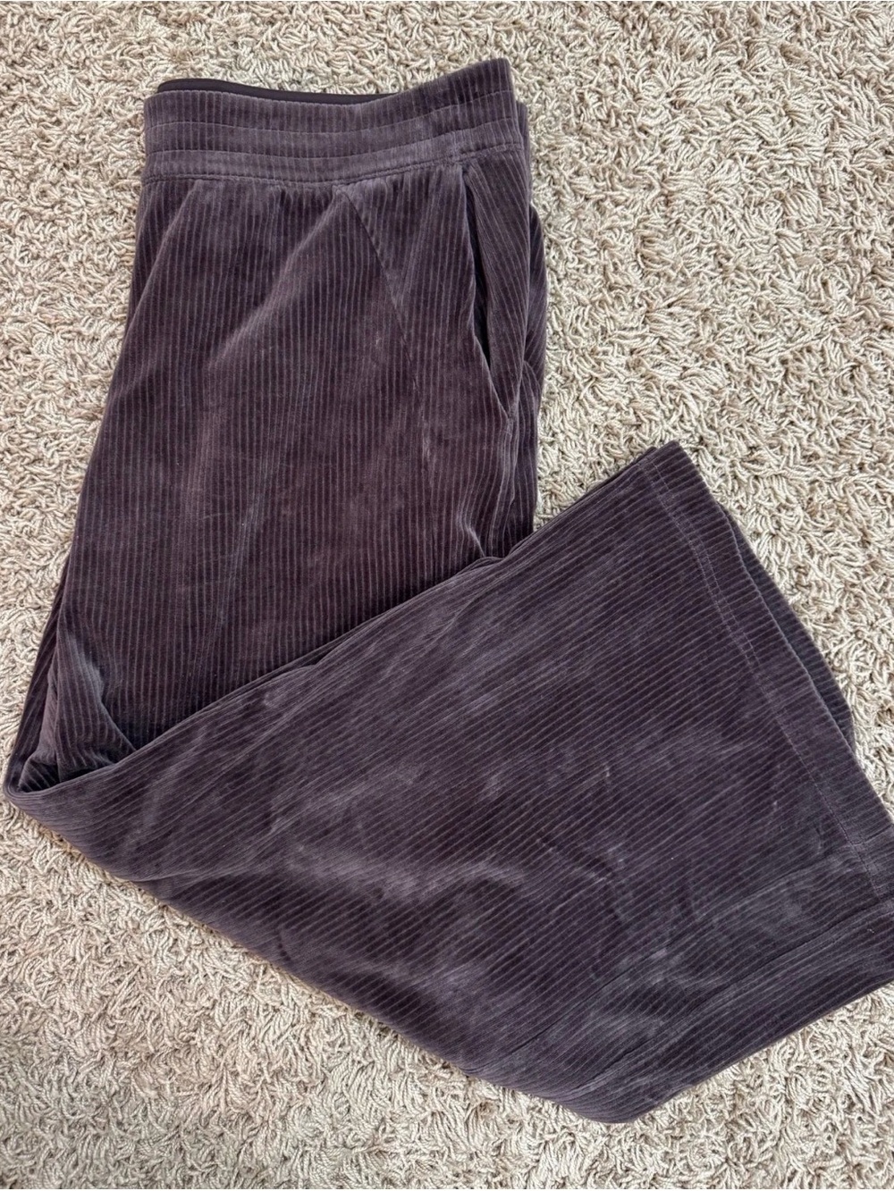 Lululemon Scuba Mid-Rise Wide-Leg Pant - Picture 2 of 3